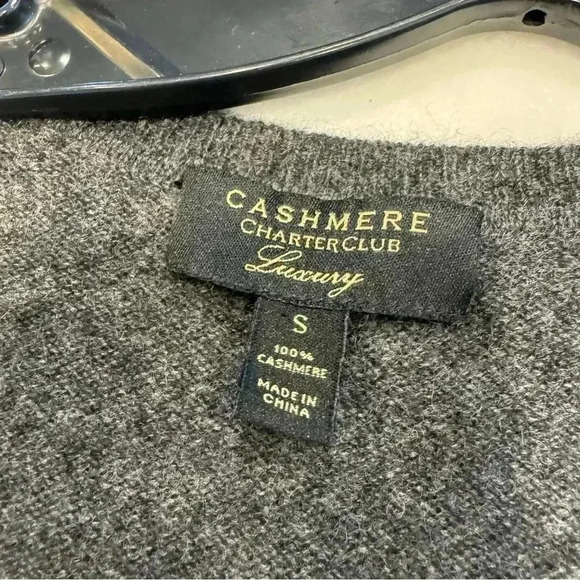 Charter Club Luxury CASHMERE v-neck sweater dark gray size small - Picture 2 of 5
